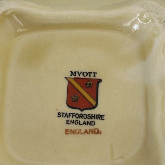 Vintage Myott Staffordshire Bone China Embossed Sugar & Creamer Pattern #FH2909 - Picture 8 of 9